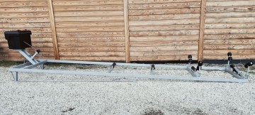 Havenbok voor uw eigen haven. Hierop zichtbaar met een zwarte beschermkoffer van een elektrische lier.