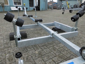 Nieuw: Trailerbok model 750