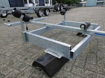 Nieuw: Trailerbok model 750